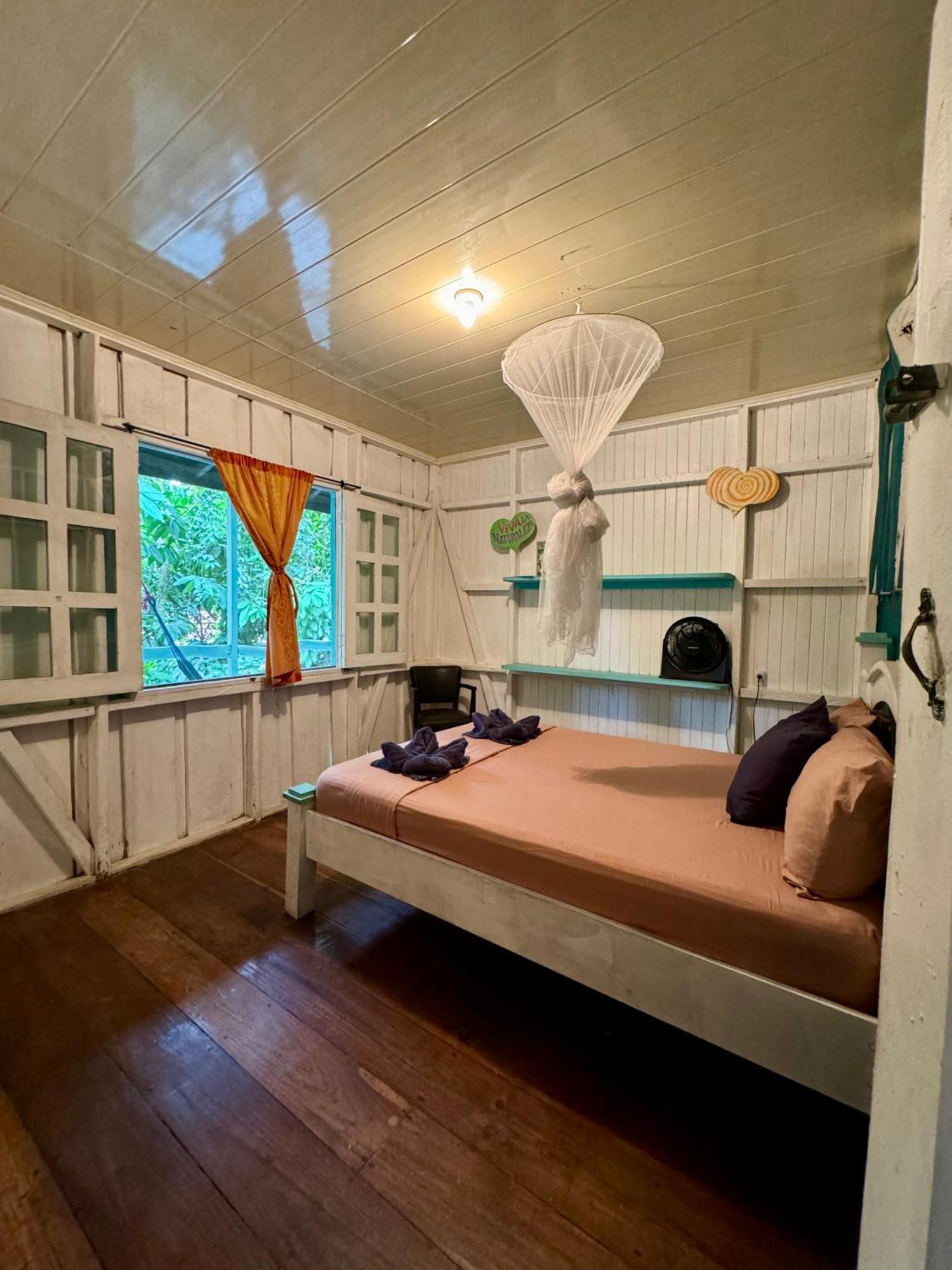 Madre Selva Hostel Puerto Viejo de Talamanca Ngoại thất bức ảnh