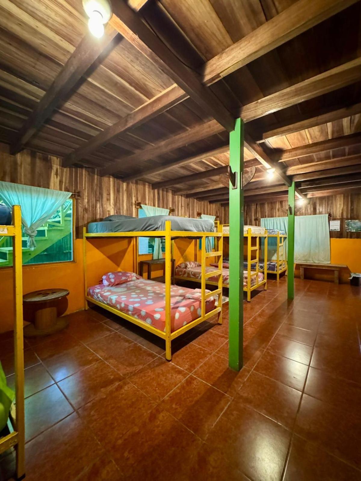 Madre Selva Hostel Puerto Viejo de Talamanca Ngoại thất bức ảnh