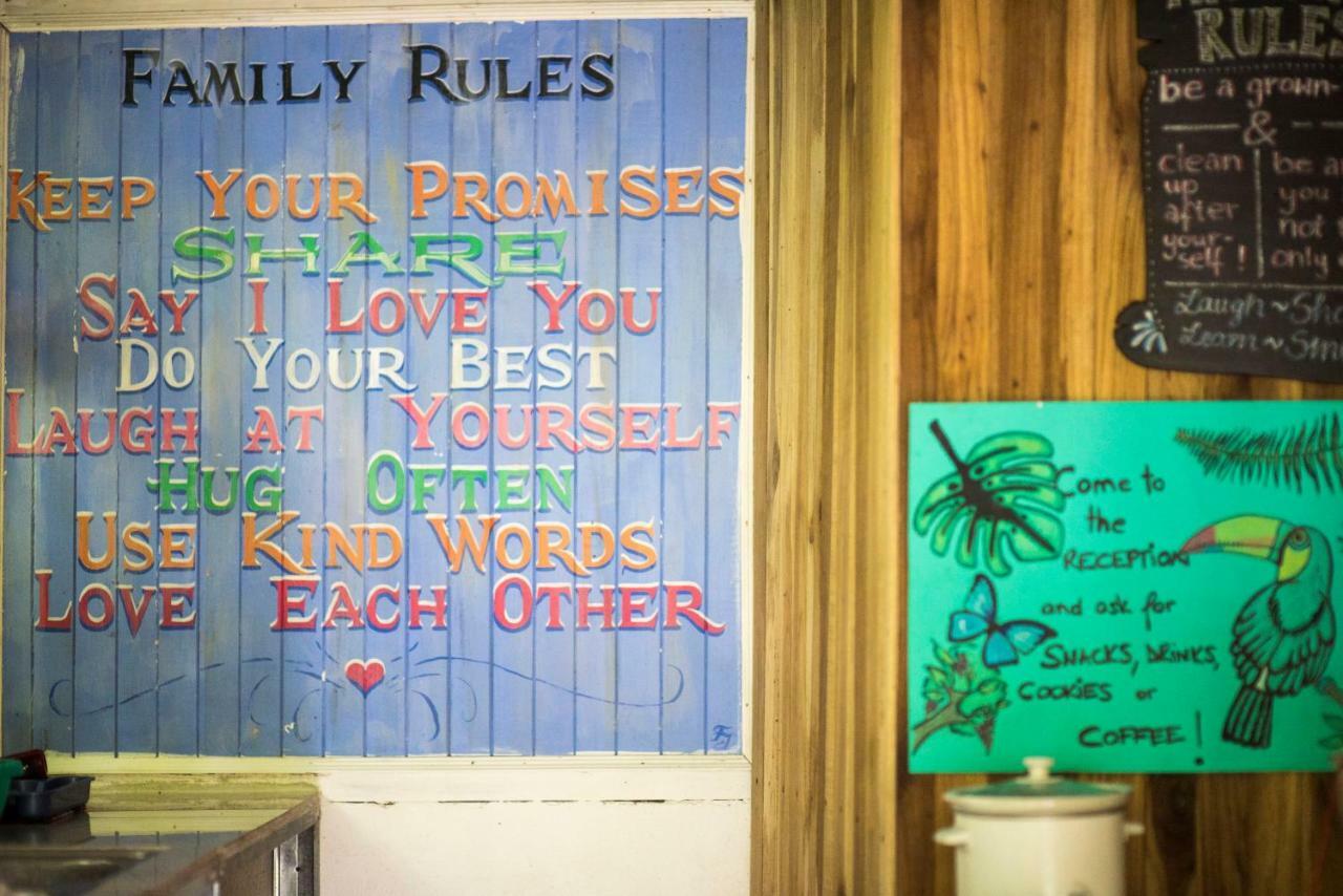 Madre Selva Hostel Puerto Viejo de Talamanca Ngoại thất bức ảnh